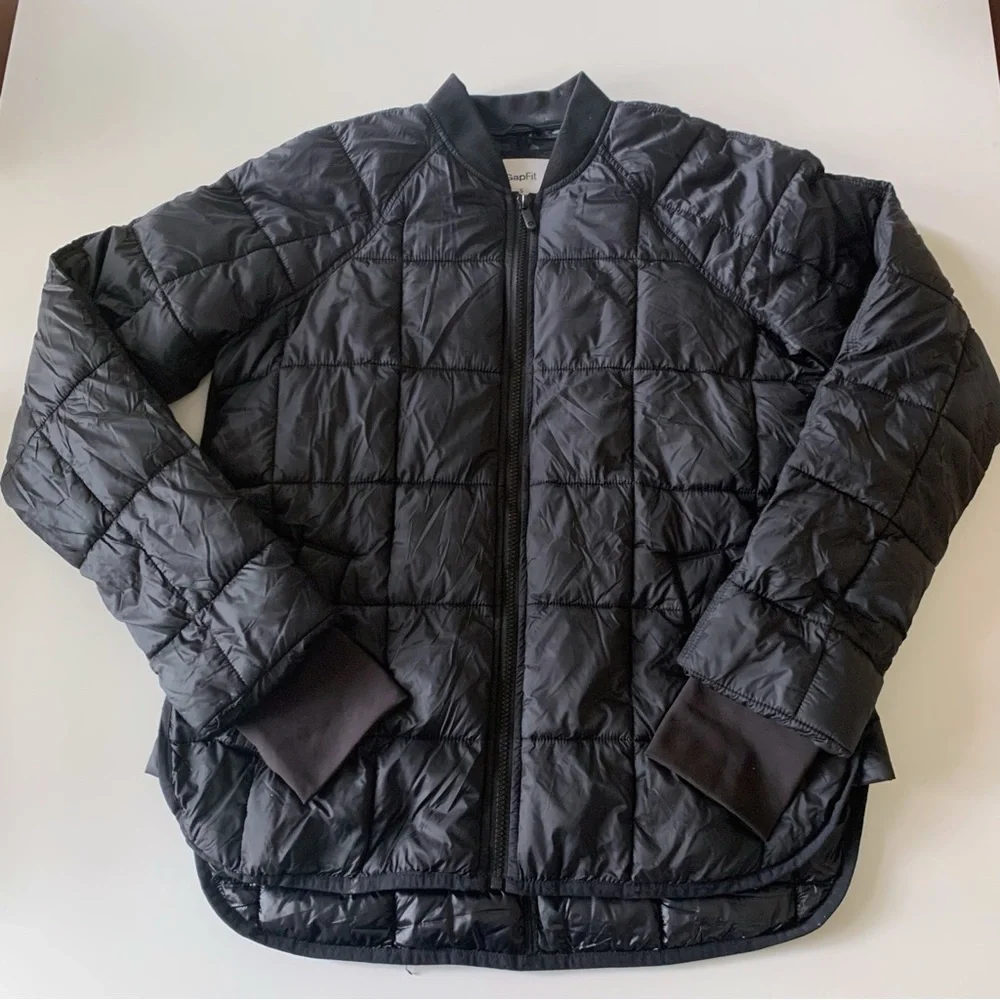 GapFit Black Recycled Quilted Bomber Jacket - Picture 3 of 8